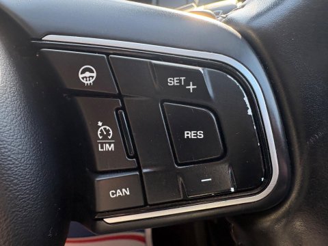 Jaguar XE PORTFOLIO 26