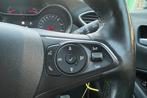 Vauxhall Crossland ELITE NAV AUTOMATIC - REVERSE CAMERA - APPLE CAR PLAY - 12 MONTHS MOT  25