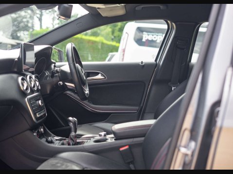 Mercedes-Benz A Class 1.6 A 160 AMG Line 5dr 33