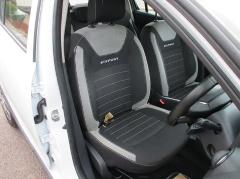 Dacia Sandero Stepway 0.9 TCe Comfort Euro 6 (s/s) 5dr 23