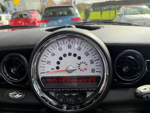Mini Convertible 2.0 Cooper D Auto Euro 5 2dr 27