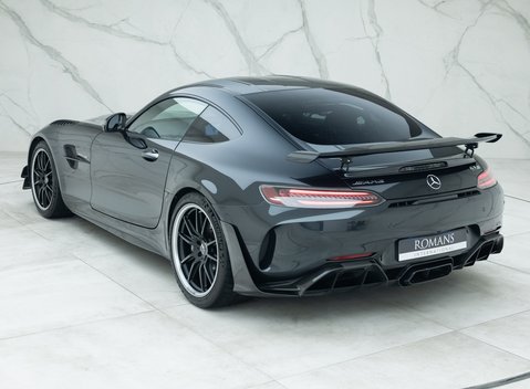 Mercedes-Benz AMG GT R PRO 9