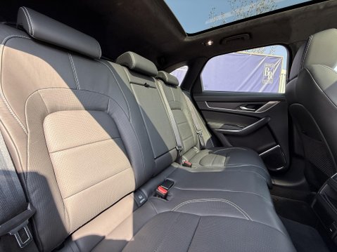 Jaguar F-Pace 2.0 D200 MHEV R-Dynamic HSE SUV 5dr Diesel Auto AWD Euro 6 (s/s) (204 ps) 25