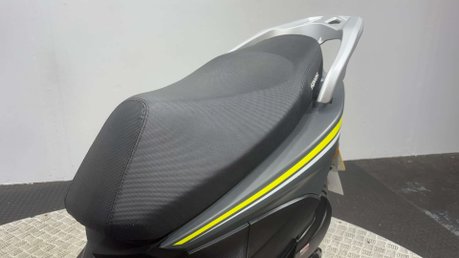 Sinnis Twist 2022 1K 50CC SCOOTER LEARNER BIKE NEW MOT SERVICED 37