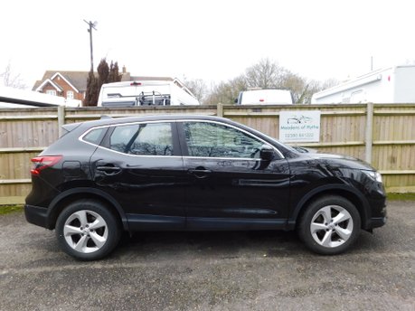 Nissan Qashqai 1.3 DIG-T ACENTA PREMIUM 5 Dr 3