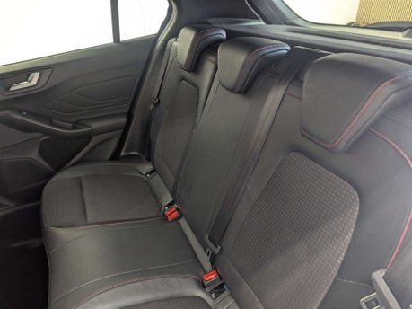 Ford Focus 1.0 Focus ST-Line X 5dr 43