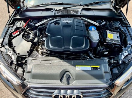 Audi A4 2.0 A4 Black Edition 40 TDI Semi-Auto 5dr