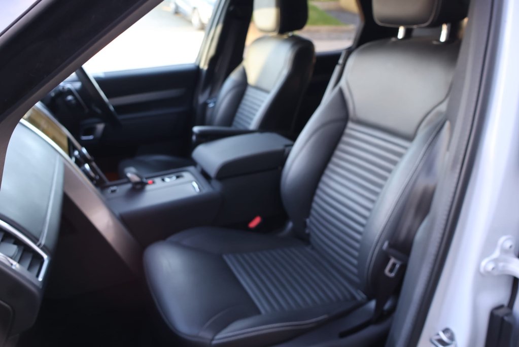 Land Rover Discovery R-DYNAMIC SE MHEV Huge spec rear seats styled by seeker  16