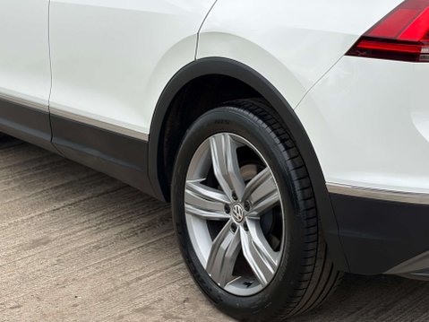 Volkswagen Tiguan 2.0 Tiguan SEL TDI BlueMotion Technology 4Motion Semi-Auto 4WD 5dr 41