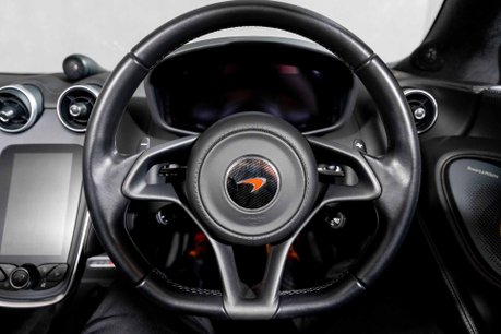 McLaren 570S SPIDER. WARRANTY. FULL MSH. CERAMIC BRAKES. SPORT EXHAUST. FRONT LIFT. B&O 25
