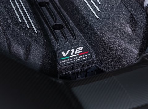 Lamborghini Revuelto 46