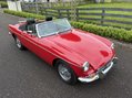 MG B ROADSTER 4