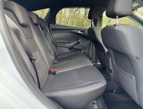 Ford Focus 1.0 Focus ST-Line 5dr 32
