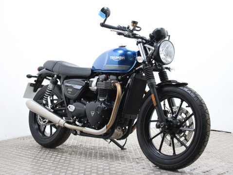 Triumph Street Twin BONNEVILLE STREET TWIN 16