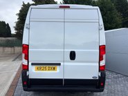 Peugeot Boxer 35 L3H2 Professional 140 ps Panel Van 12