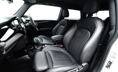 Mini Hatch JOHN COOPER WORKS 21