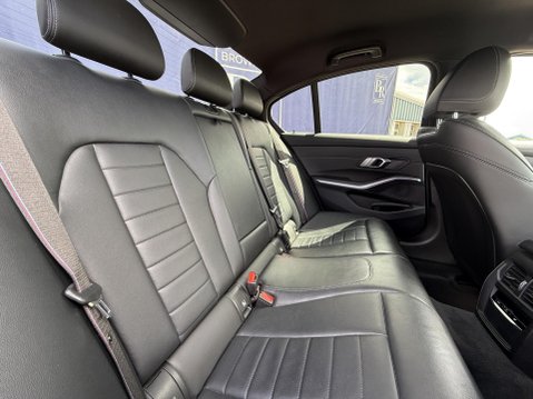 BMW 3 Series 3.0 M340d MHT Saloon 4dr Diesel Hybrid Auto xDrive Euro 6 (s/s) (340 ps) 23