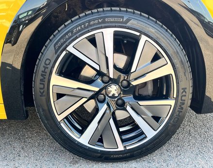 Peugeot 208 1.2 208 GT Line PureTech S/S 5dr 15