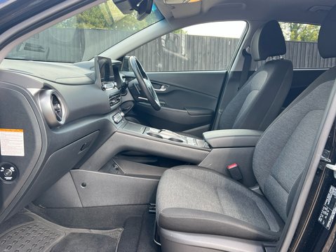 Hyundai KONA PREMIUM 3