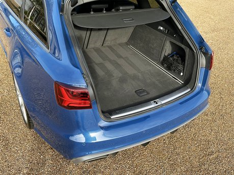 Audi A6 RS6 PLUS AVANT TFSI QUATTRO 97