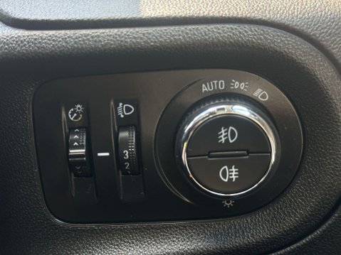 Vauxhall Grandland X 1.2 Turbo SE Premium Euro 6 (s/s) 5dr 44