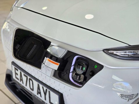 Hyundai KONA 39kWh SE Auto 5dr (10.5kW Charger) 23