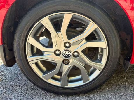 Toyota Yaris 1.33 Dual VVT-i Excel Hatchback 5dr Petrol Multidrive S Euro 5 Euro 5 (99 p 10