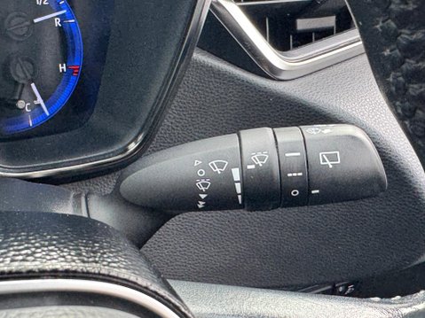 Toyota Corolla 1.8 VVT-h Icon Tech Touring Sports CVT Euro 6 (s/s) 5dr 30