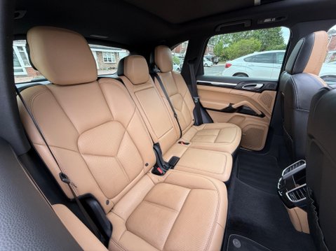 Porsche Cayenne 4.2 TD V8 S TiptronicS 4WD Euro 6 (s/s) 5dr 22