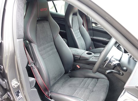 Porsche Panamera GTS 17