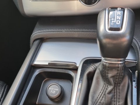 Volvo XC90 D5 POWERPULSE MOMENTUM AWD 49