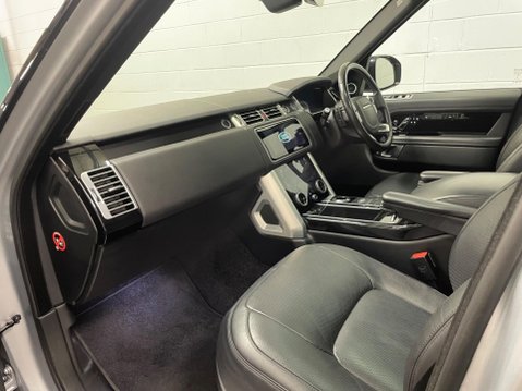 Land Rover Range Rover 3.0 SD V6 Vogue Auto 4WD Euro 6 (s/s) 5dr 15