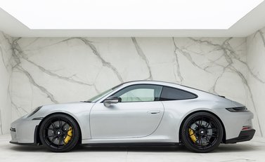 Porsche 911 (992) GT3 Touring 2