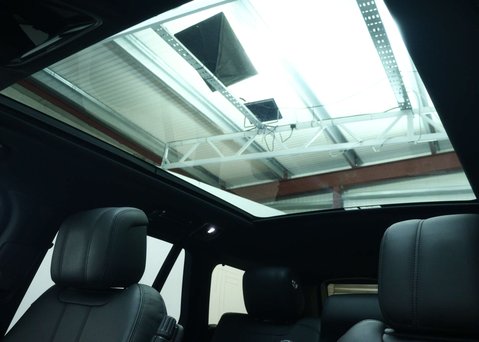 Land Rover Range Rover 3.0 **URBAN EDITION** Range Rover Vogue SDV6 Auto 4WD 5dr 22