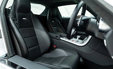 Mercedes-Benz SLS AMG 12