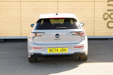 Volkswagen Golf BLACK EDITION TSI 6