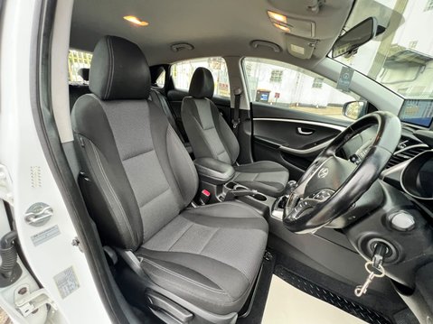 Hyundai i30 CRDI S BLUE DRIVE 31