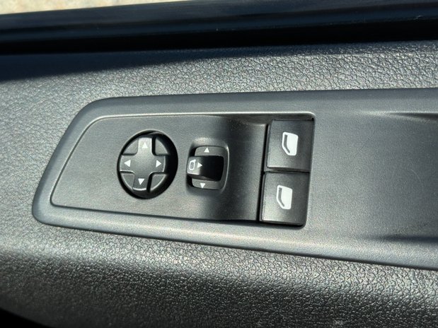 Vauxhall Vivaro LWB L2H1 [SOLD CR] Low Roof Pro 2900 Air Con Nav Sensors EURO 6 20