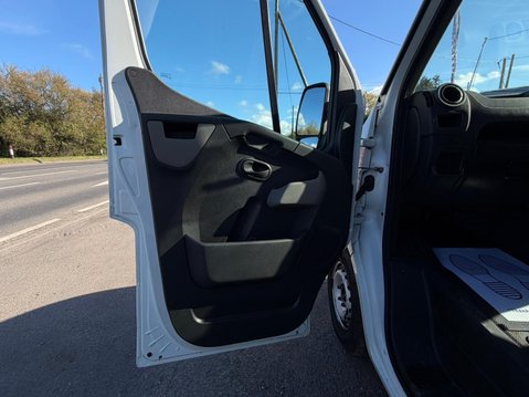 Nissan NV400 2.3 dCi 35 SE Platform Cab FWD L3 Euro 6 2dr 15