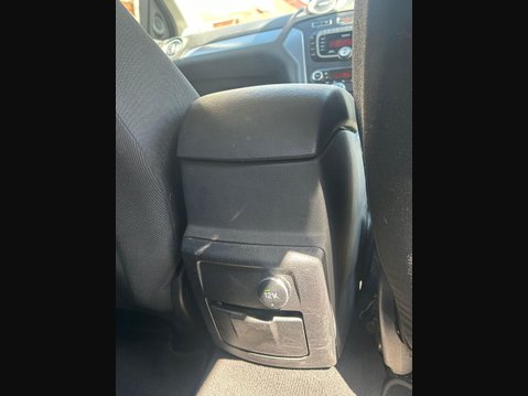 Ford Mondeo 2.0 TDCi Titanium Euro 5 5dr 27