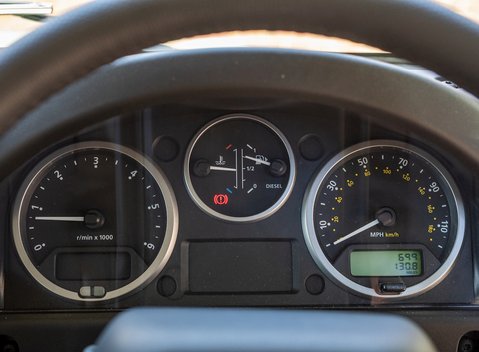 Land Rover Defender 110 Heritage Station Wagon 18