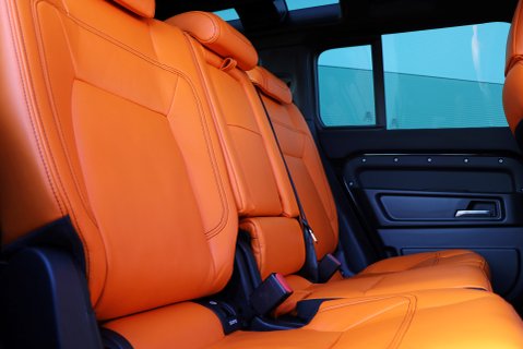 Defender 110 Commercial 18