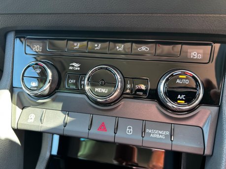 Skoda Karoq 1.5 TSI ACT SE Drive Euro 6 (s/s) 5dr 23