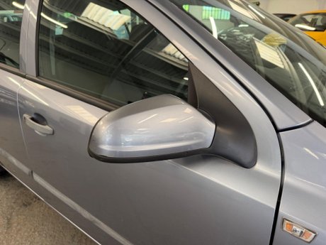 Vauxhall Astra 1.8i 16v Life 5dr 23