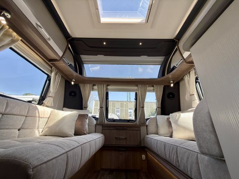 Coachman Laser Xcel 875 Kingsham 30th Special Edition 14