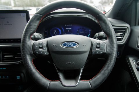 Ford Focus ST-LINE VIGNALE MHEV 21