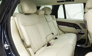 Land Rover Range Rover P550e AUTOBIOGRAPHY 26