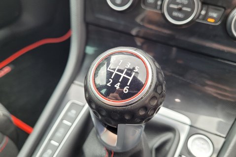 Volkswagen Golf GTI 46