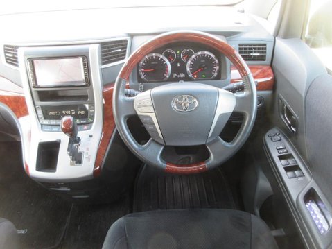 Toyota Vellfire 2.4 Z PLATINUM SELECTION + 7 Seats 12