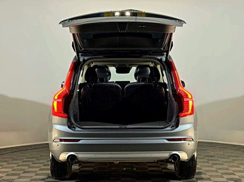 Volvo XC90 D5 POWERPULSE MOMENTUM AWD 9